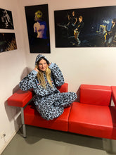 Load image into Gallery viewer, SENSUAL SNOWLEOPARD UNISEX TRAININGSPAK